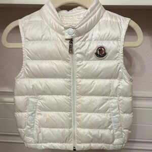 Moncler kids white puffer vest size 12-18 mo